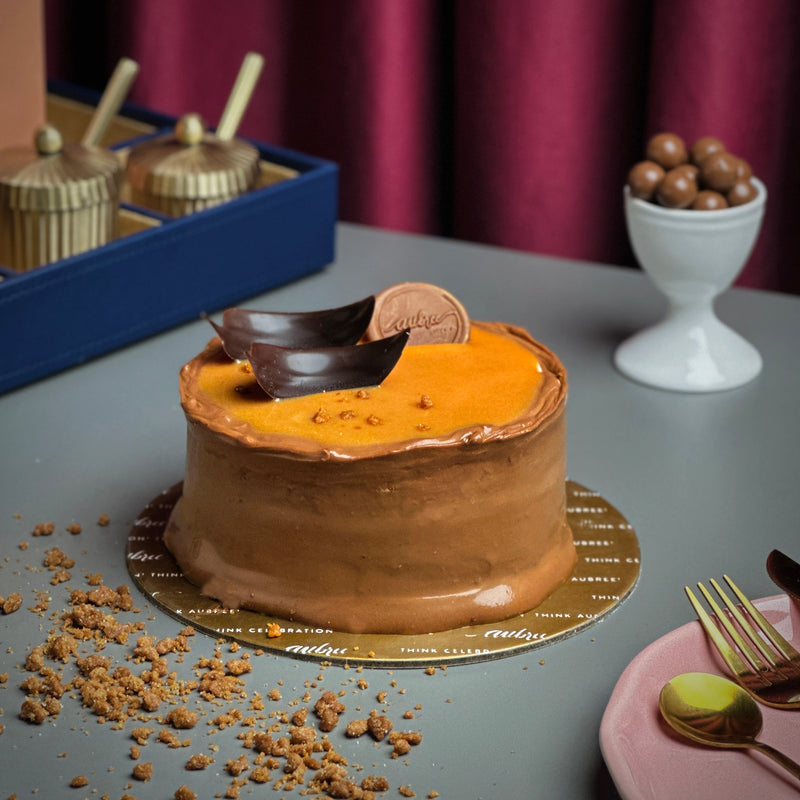 Caramel mirror glaze for entremets cakes | lili's cakes