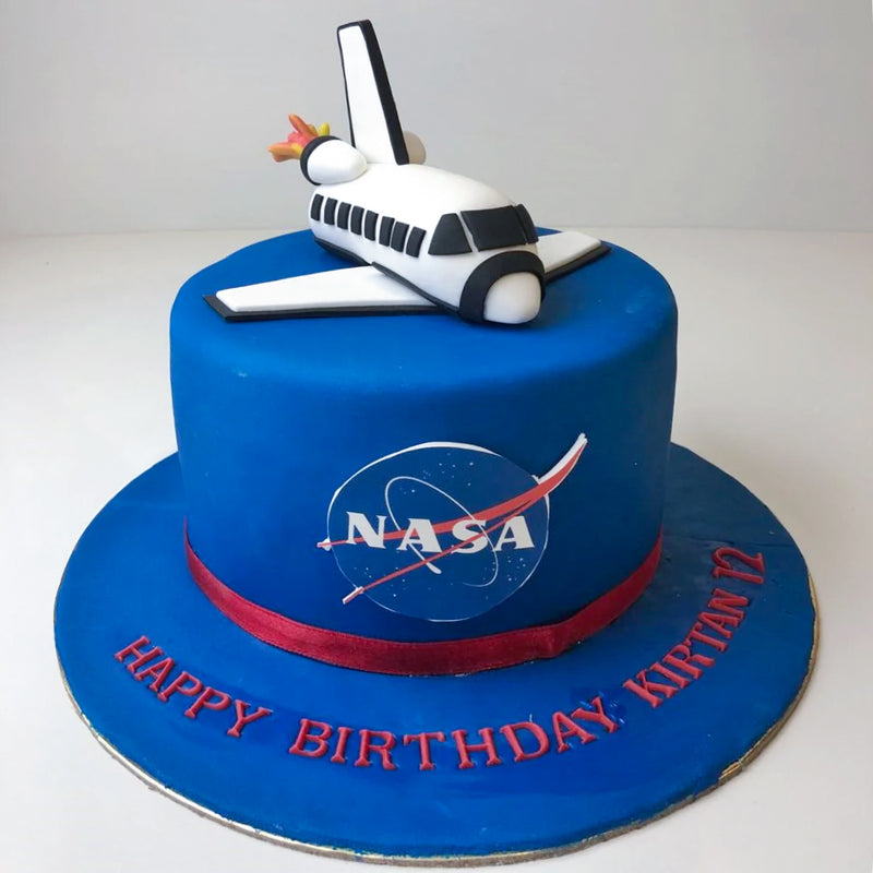 NASA themed birthday cake - buttercream iced cake with fondant planets -  planet cake, space ca… | Themed birthday cakes, Childrens birthday cakes,  Boy birthday cake