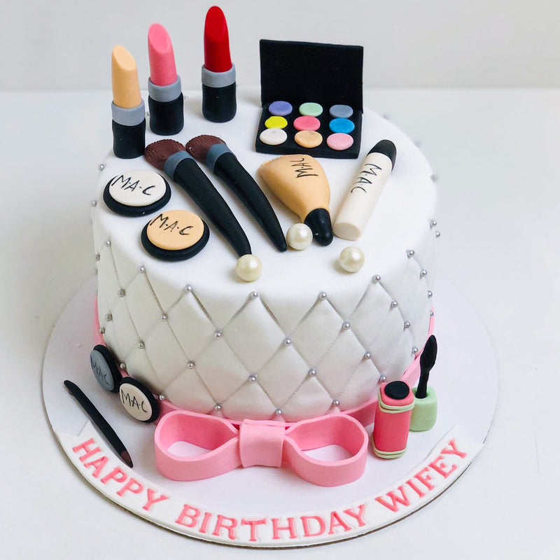 VL Luxury Bag Theme Cake
